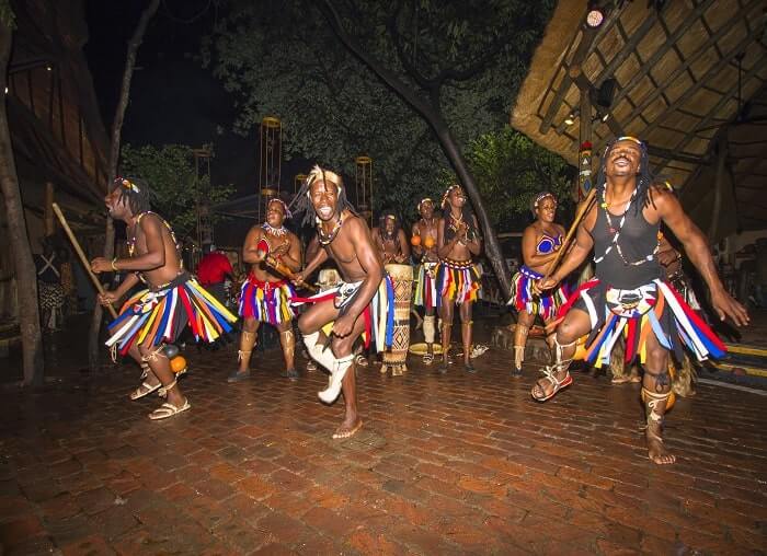  Victoria Falls village tour