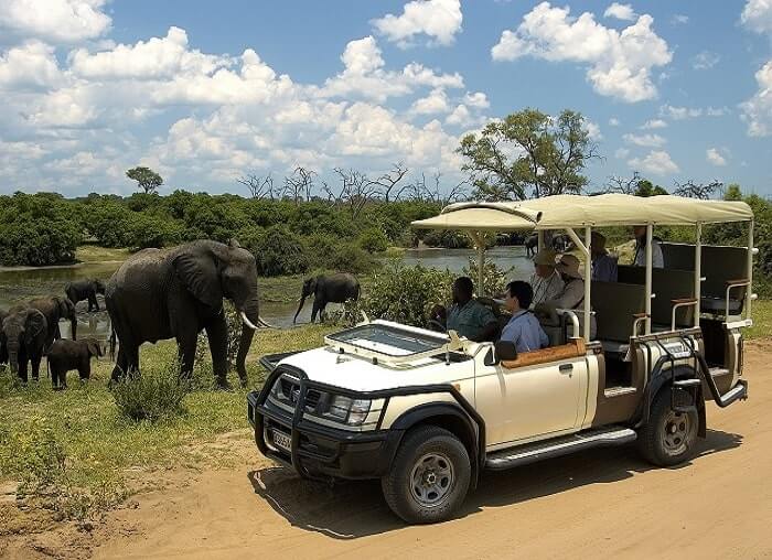 Victoria Falls village tour