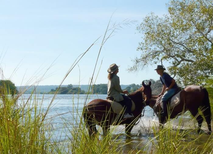  Victoria Falls village tour