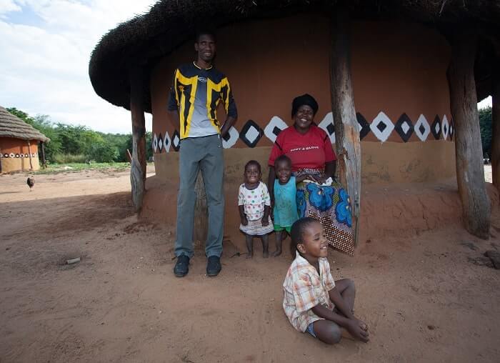  Victoria Falls village tour